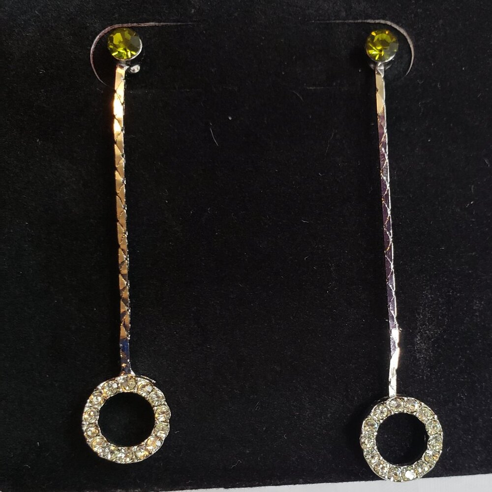 Vintage Dangle Earrings with green rhinestones - Picture 4 of 6